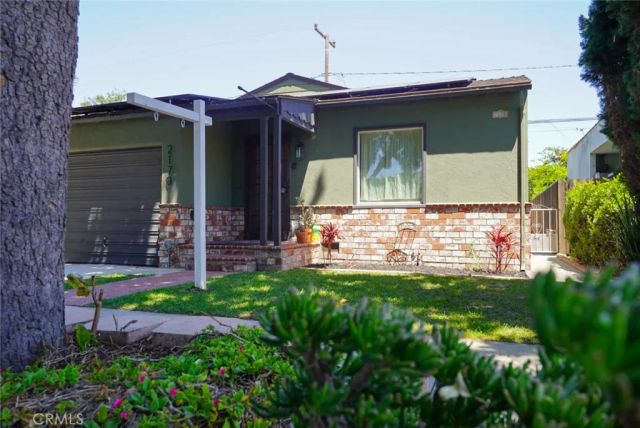 2170 Golden Avenue, Long Beach, CA 90806