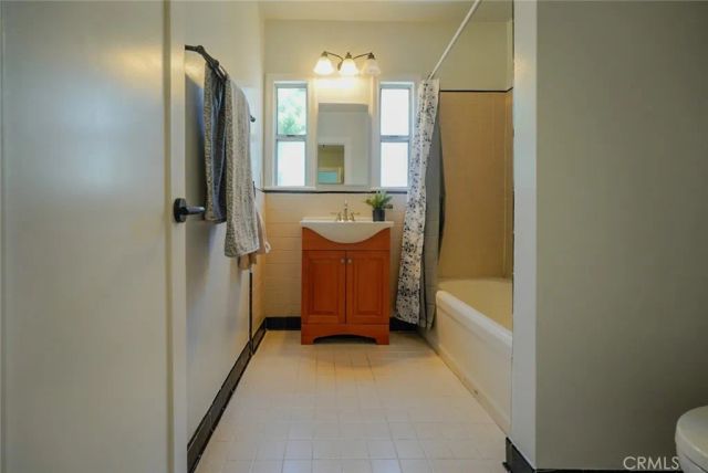 2170 Golden Avenue, Long Beach, CA 90806