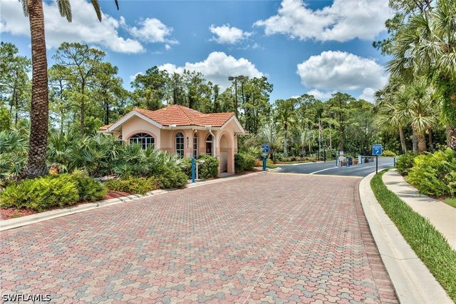 228 Belina DR 604, Naples, FL 34104