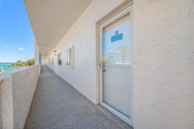 285 107 AVENUE 306, Treasure Island, FL 33706