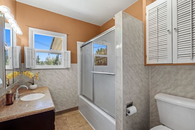 2301 S Progress Rd, Spokane Valley, WA 99037