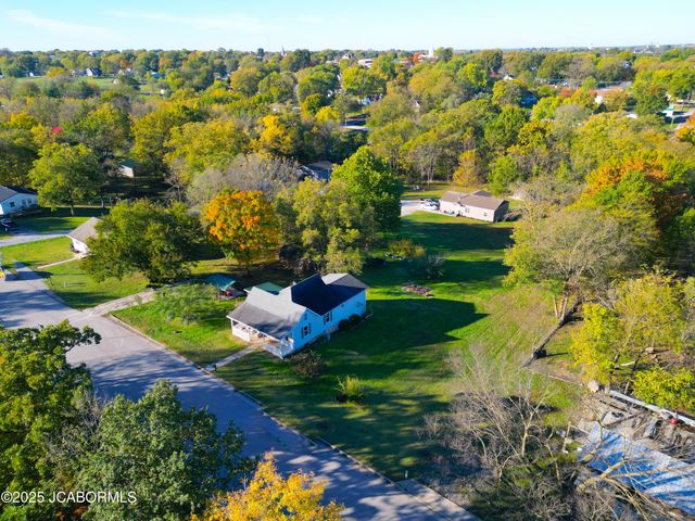 805 N NOAS AVENUE, California, MO 65018