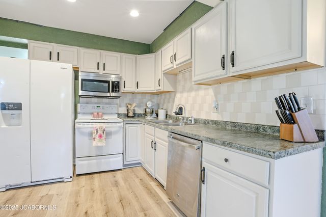 805 N NOAS AVENUE, California, MO 65018