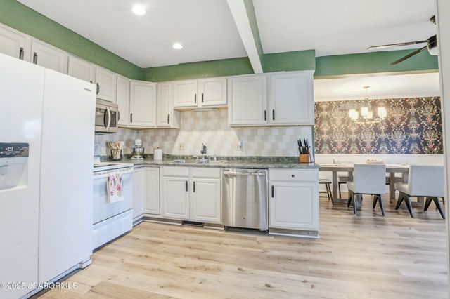 805 N NOAS AVENUE, California, MO 65018