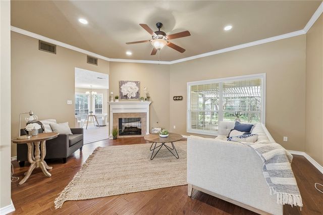 709 Aster Drive, College Station, TX 77845