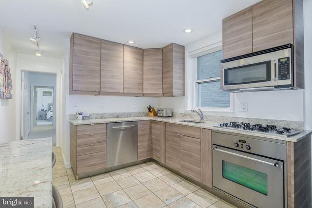 607 CONSTITUTION AVE NE, Washington, DC 20002