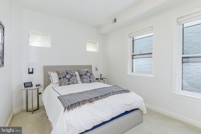 607 CONSTITUTION AVE NE, Washington, DC 20002
