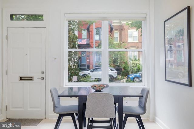 607 CONSTITUTION AVE NE, Washington, DC 20002