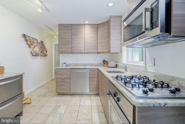 607 CONSTITUTION AVE NE, Washington, DC 20002