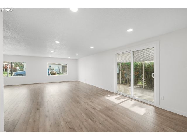 871 Sw LIBERTY BELL Dr 474, Beaverton, OR 97006