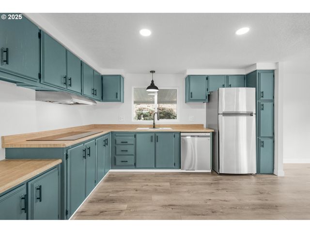 871 Sw LIBERTY BELL Dr 474, Beaverton, OR 97006