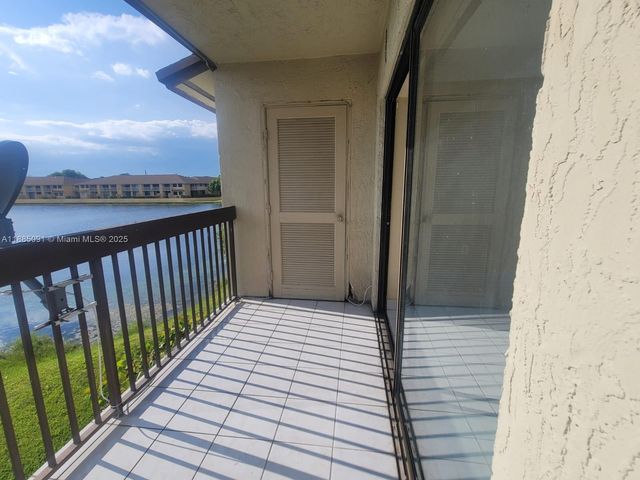 415 NW 210th St 206, Miami Gardens, FL 33169