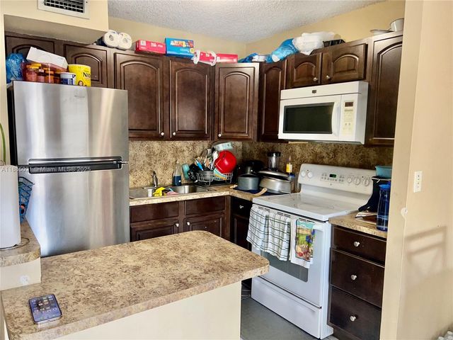 415 NW 210th St 206, Miami Gardens, FL 33169