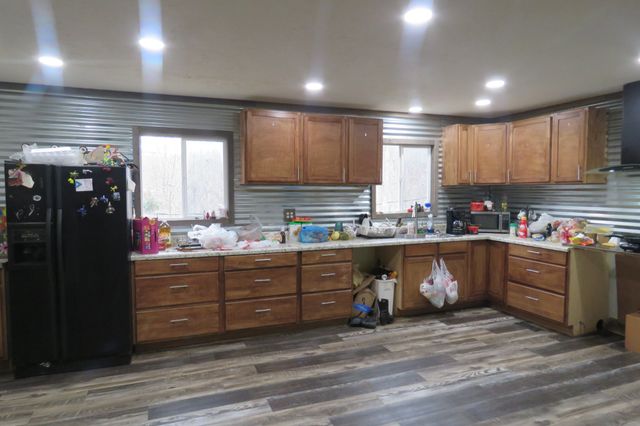 2783 Hillwood St, Monterey, TN 38574