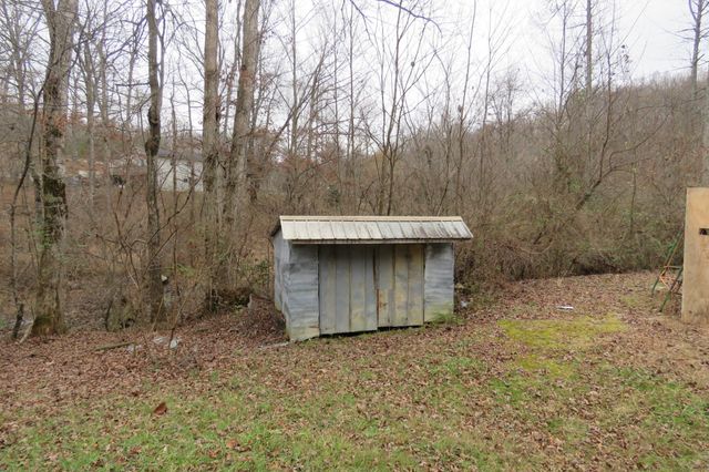 2783 Hillwood St, Monterey, TN 38574