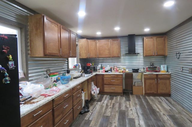 2783 Hillwood St, Monterey, TN 38574