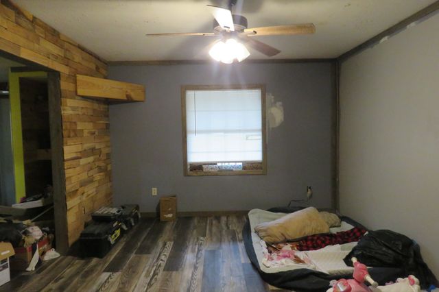 2783 Hillwood St, Monterey, TN 38574