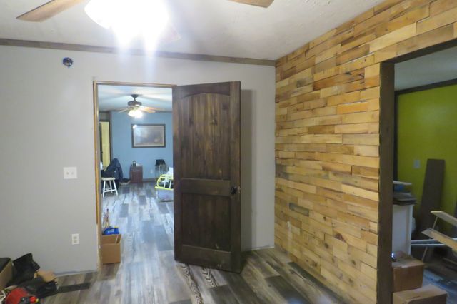 2783 Hillwood St, Monterey, TN 38574