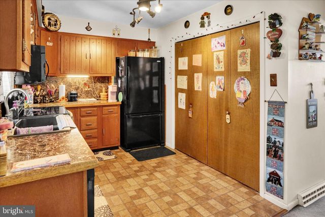 504 E LINDEN ST, Fleetwood, PA 19522
