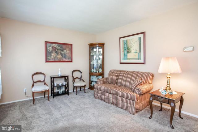 16 TAPPAN AVE, Hamilton, NJ 08690