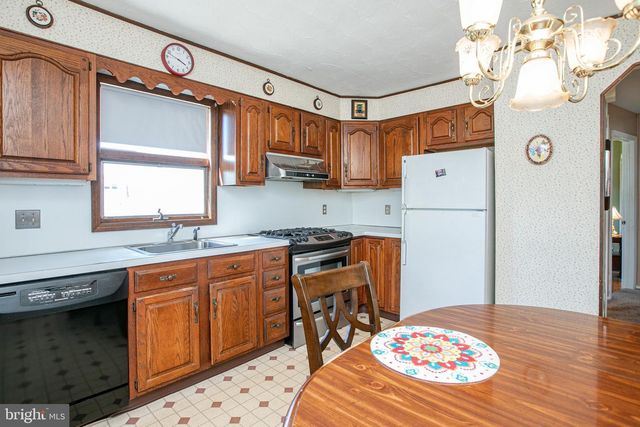 16 TAPPAN AVE, Hamilton, NJ 08690
