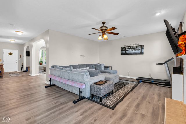 5594 Crump Lane, Indianapolis, IN 46234