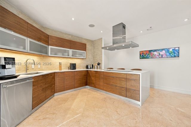 888 Brickell Key Dr 2912, Miami, FL 33131