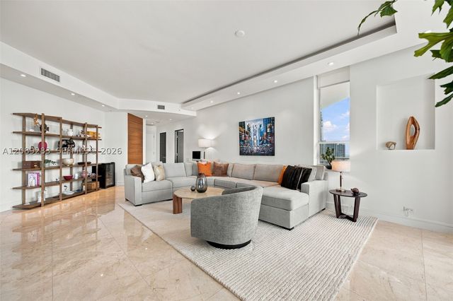 888 Brickell Key Dr 2912, Miami, FL 33131