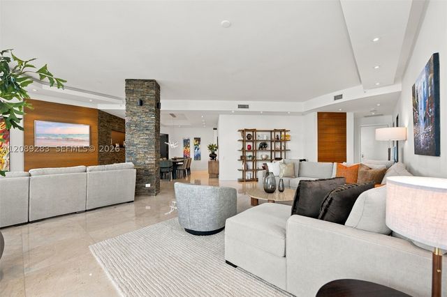 888 Brickell Key Dr 2912, Miami, FL 33131