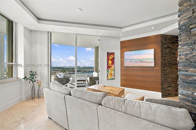 888 Brickell Key Dr 2912, Miami, FL 33131