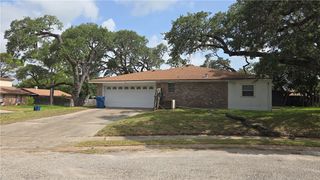 2486 Oak Park Dr, Ingleside, TX 78362
