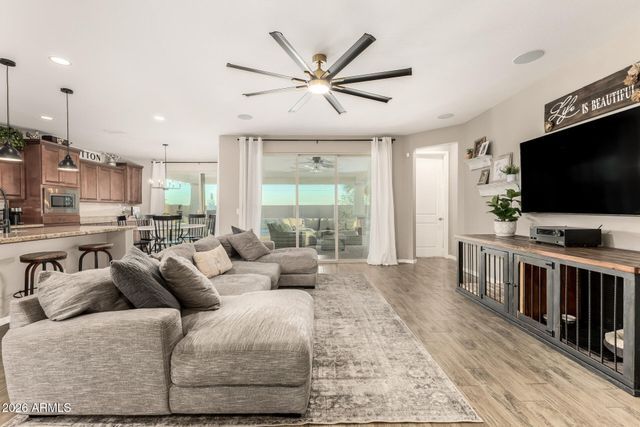 18627 W MACKENZIE Drive, Goodyear, AZ 85395