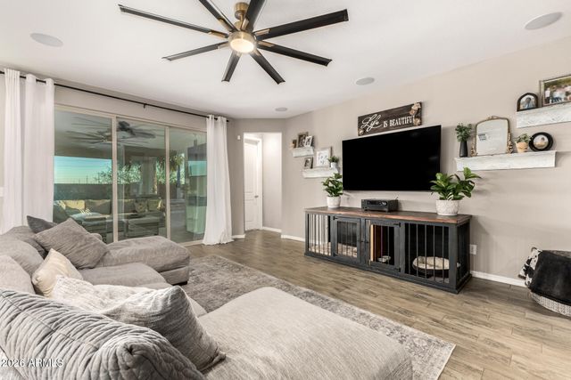 18627 W MACKENZIE Drive, Goodyear, AZ 85395