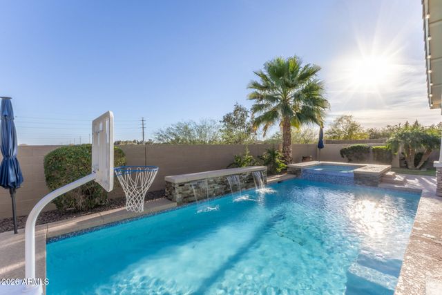 18627 W MACKENZIE Drive, Goodyear, AZ 85395