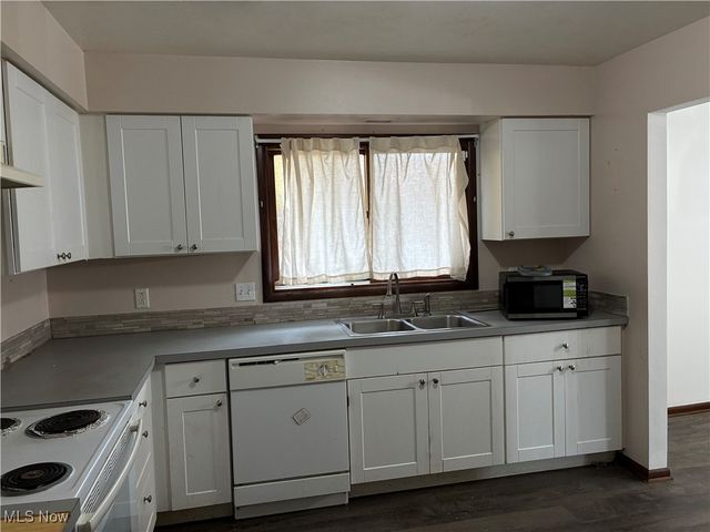 3351 Mayfield Road, Cleveland Heights, OH 44121