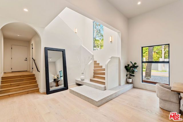 1401 N Bundy Drive, Los Angeles, CA 90049