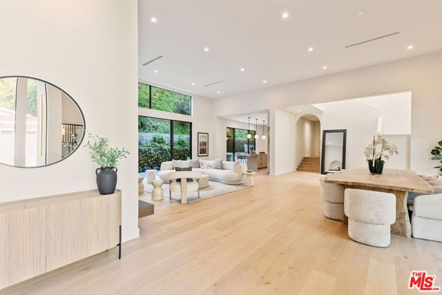 1401 N Bundy Drive, Los Angeles, CA 90049