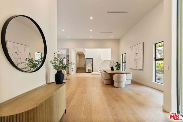 1401 N Bundy Drive, Los Angeles, CA 90049