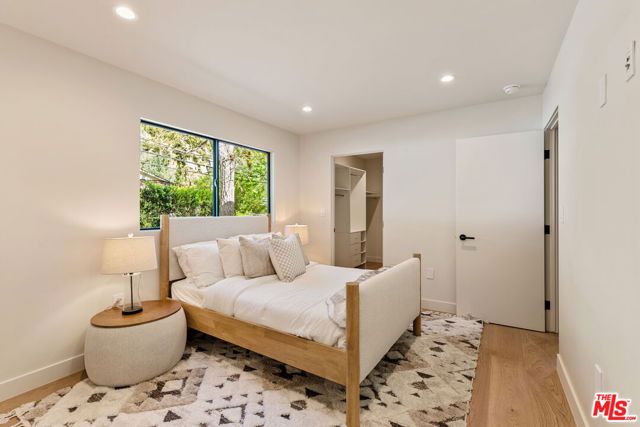 1401 N Bundy Drive, Los Angeles, CA 90049