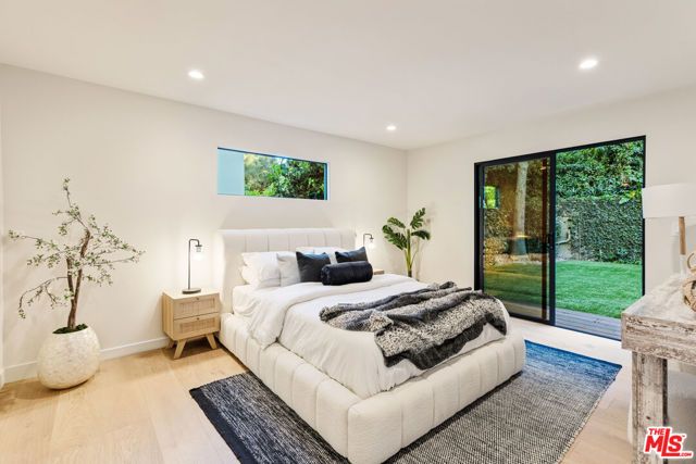 1401 N Bundy Drive, Los Angeles, CA 90049