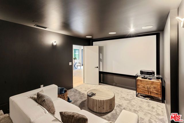 1401 N Bundy Drive, Los Angeles, CA 90049