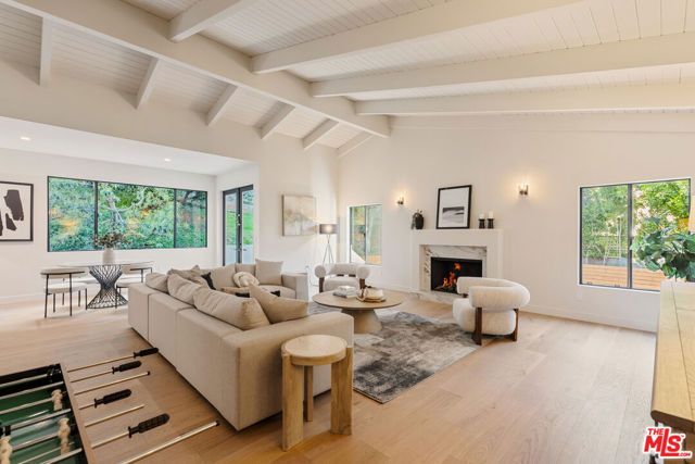 1401 N Bundy Drive, Los Angeles, CA 90049