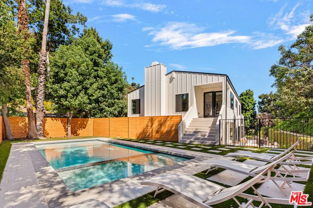 1401 N Bundy Drive, Los Angeles, CA 90049