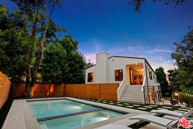 1401 N Bundy Drive, Los Angeles, CA 90049