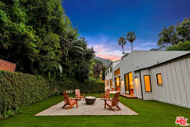 1401 N Bundy Drive, Los Angeles, CA 90049