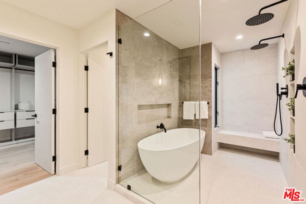 1401 N Bundy Drive, Los Angeles, CA 90049