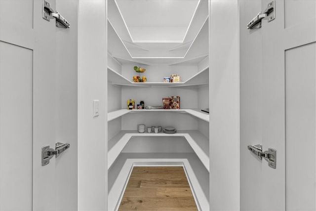 7014 N Anita Avenue, Kansas City, MO 64151