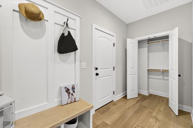 7014 N Anita Avenue, Kansas City, MO 64151