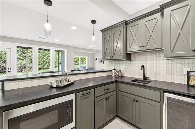 7014 N Anita Avenue, Kansas City, MO 64151