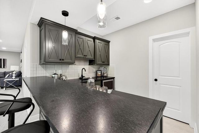 7014 N Anita Avenue, Kansas City, MO 64151